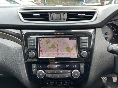 Nissan Qashqai DIG-T ACENTA PREMIUM 16