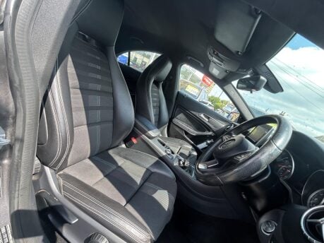 Mercedes-Benz CLA Class CLA 180 SPORT 9