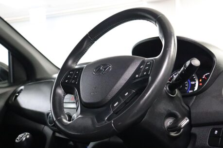 Hyundai i10 GO SE 13