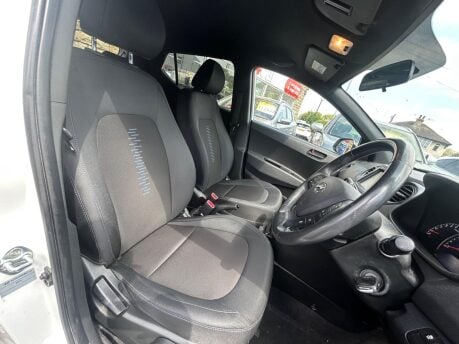 Hyundai i10 GO SE 9