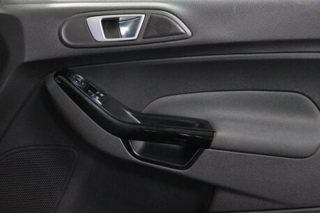 Ford Fiesta ZETEC 31