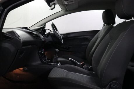 Ford Fiesta ZETEC 35