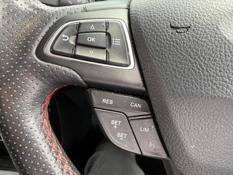 Ford Ecosport ST-LINE 26