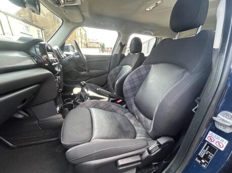 Mini Hatch COOPER 17
