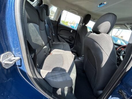 Mini Hatch COOPER 11