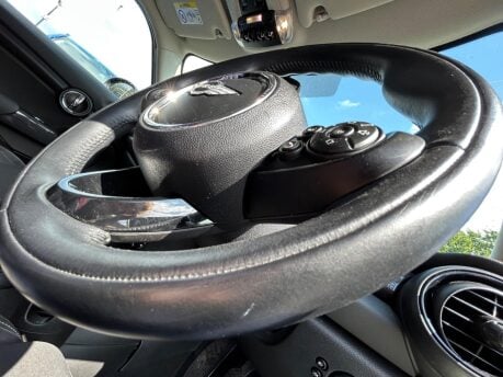 Mini Hatch COOPER 16