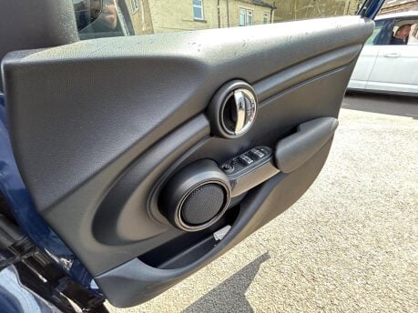 Mini Hatch COOPER 18