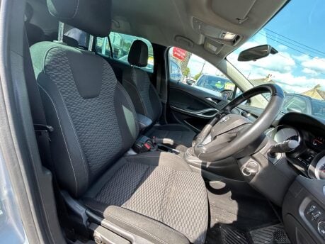 Vauxhall Astra TECH LINE NAV CDTI ECOTEC S/S 9