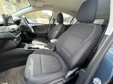 Ford Focus TITANIUM 18