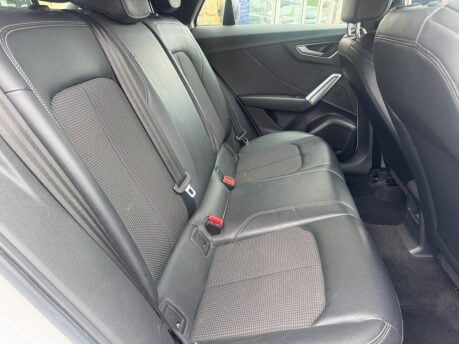 Audi Q2 TDI S LINE 8