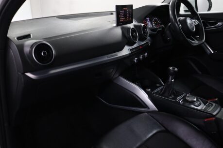 Audi Q2 TDI S LINE 35