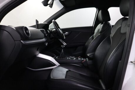 Audi Q2 TDI S LINE 43