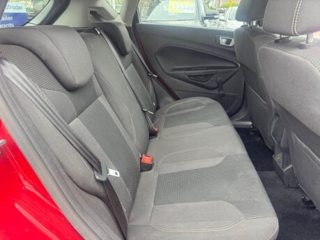Ford Fiesta TITANIUM 8
