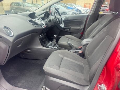 Ford Fiesta TITANIUM 15