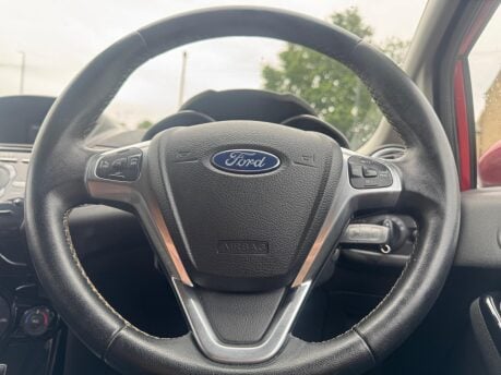 Ford Fiesta TITANIUM 14