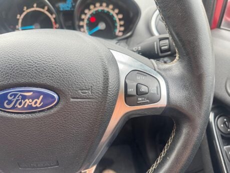 Ford Fiesta TITANIUM 10