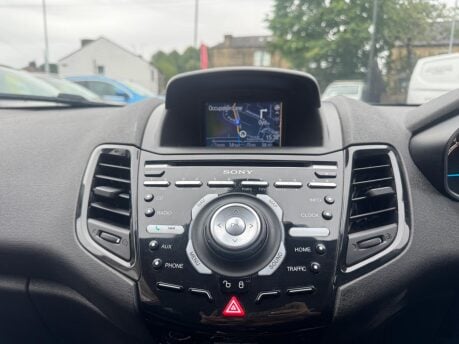 Ford Fiesta TITANIUM 12