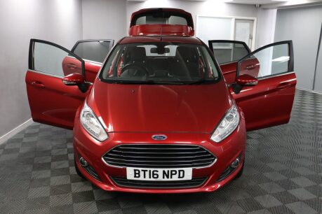 Ford Fiesta TITANIUM 8