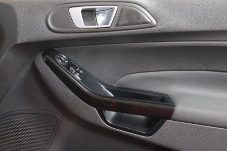 Ford Fiesta TITANIUM 37