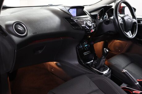 Ford Fiesta TITANIUM 35