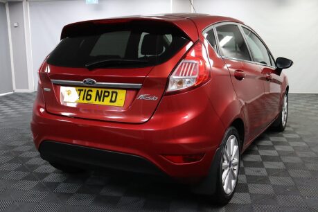 Ford Fiesta TITANIUM 12