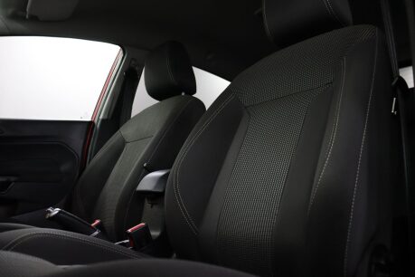 Ford Fiesta TITANIUM 36