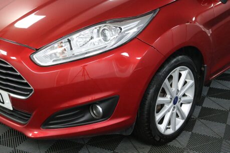 Ford Fiesta TITANIUM 32