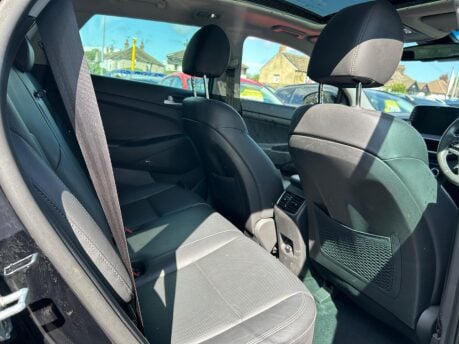 Hyundai TUCSON CRDI PREMIUM SE 10
