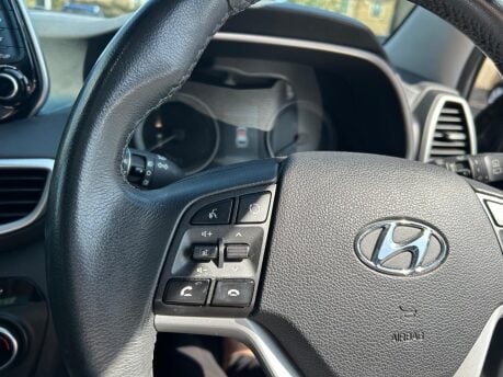 Hyundai TUCSON CRDI PREMIUM SE 15