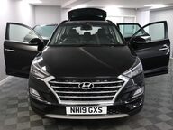 Hyundai TUCSON CRDI PREMIUM SE 8