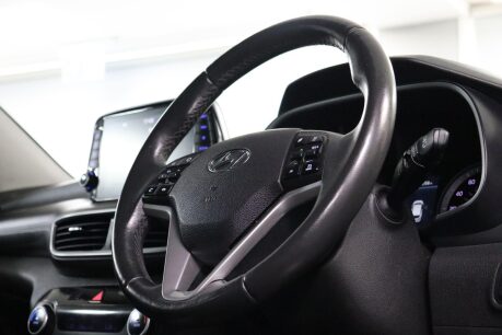 Hyundai TUCSON CRDI PREMIUM SE 13