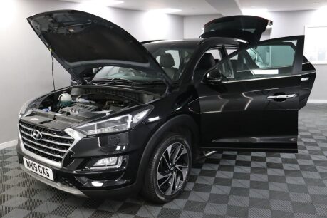 Hyundai TUCSON CRDI PREMIUM SE 17