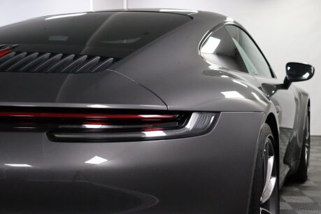 Porsche 911 CARRERA PDK 26