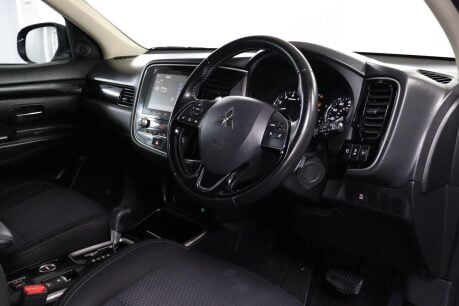 Mitsubishi Outlander DESIGN 5