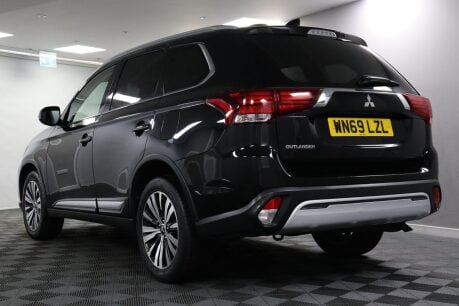 Mitsubishi Outlander DESIGN 23