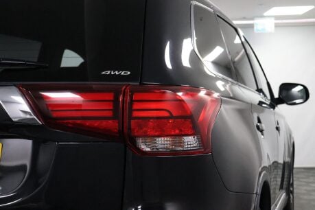 Mitsubishi Outlander DESIGN 24