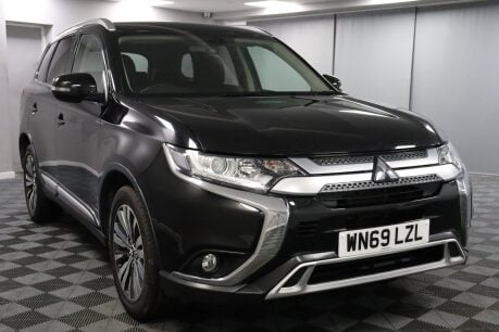 Mitsubishi Outlander DESIGN 31