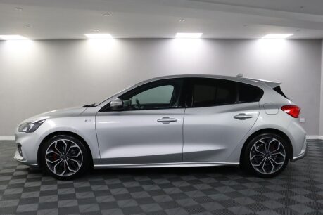 Ford Focus ST-LINE X 19