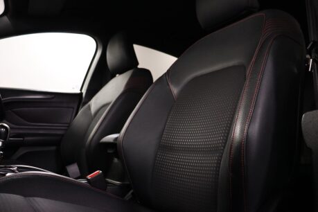 Ford Focus ST-LINE X 36