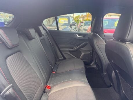 Ford Focus ST-LINE X 11