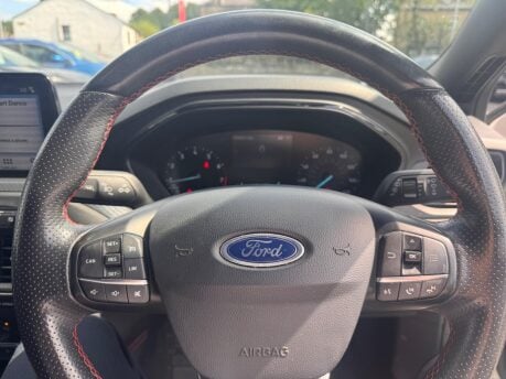 Ford Focus ST-LINE X 15