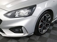 Ford Focus ST-LINE X 32