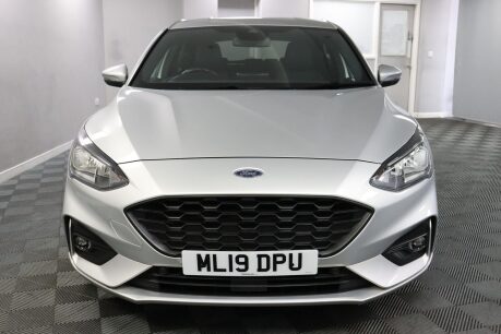 Ford Focus ST-LINE X 2