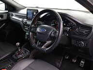 Ford Focus ST-LINE X 4