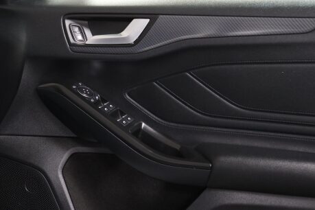 Ford Focus ST-LINE X 37