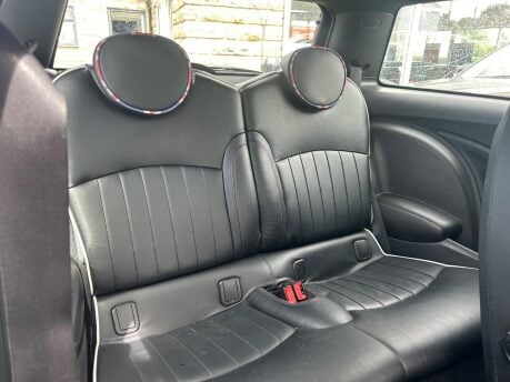 Mini Hatch COOPER LONDON 2012 EDITION 13