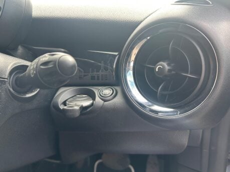 Mini Hatch COOPER LONDON 2012 EDITION 32
