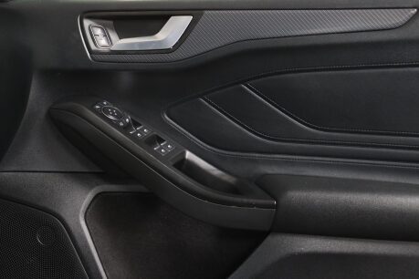 Ford Focus ST-LINE X 38