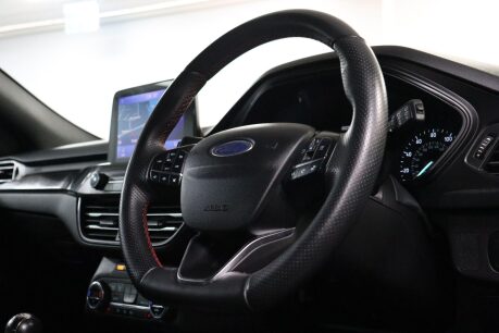 Ford Focus ST-LINE X 16