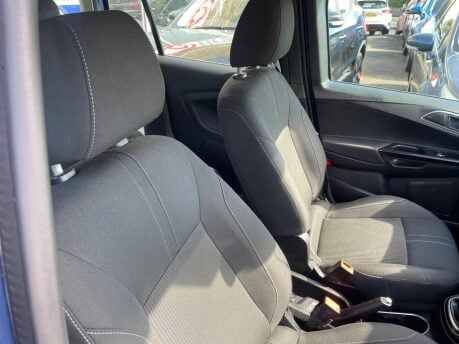 Ford B-Max ZETEC NAVIGATOR 9